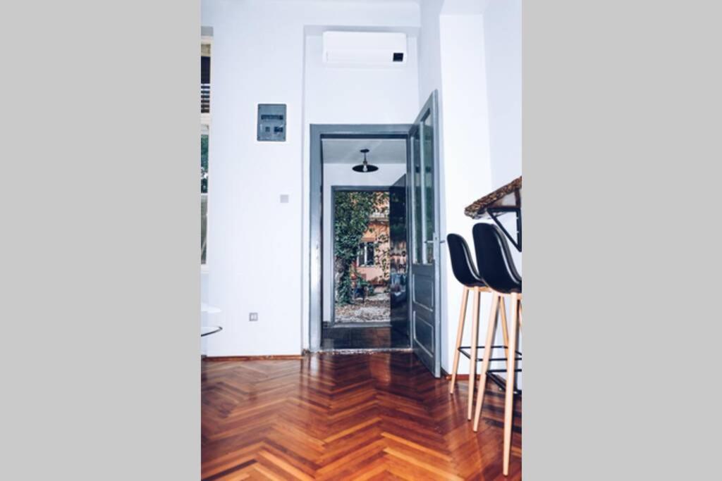 ☆Modern High Ceiling Apartment - Heart Of The City Oradea Extérieur photo
